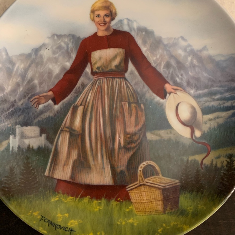 Sound of music collector plate